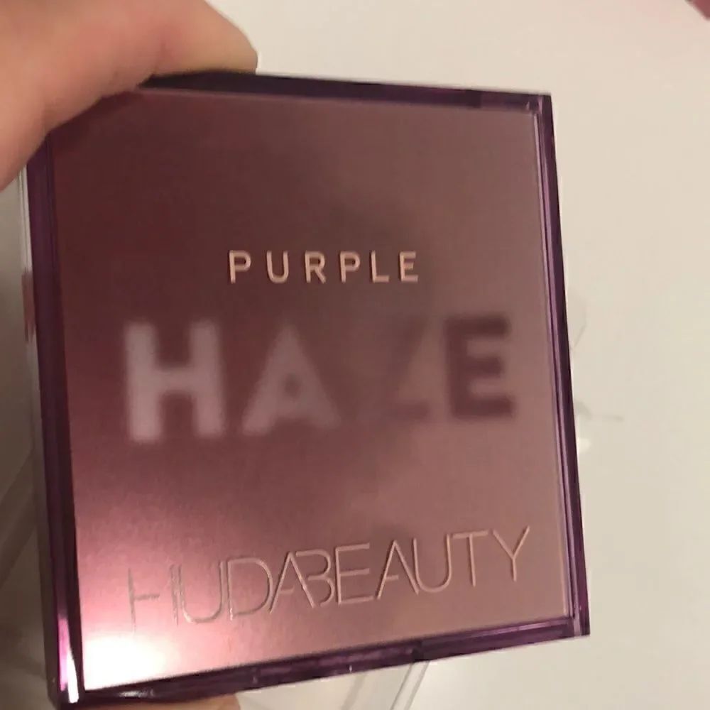 HUDA beauty purple haze eyeshadow palette NEW